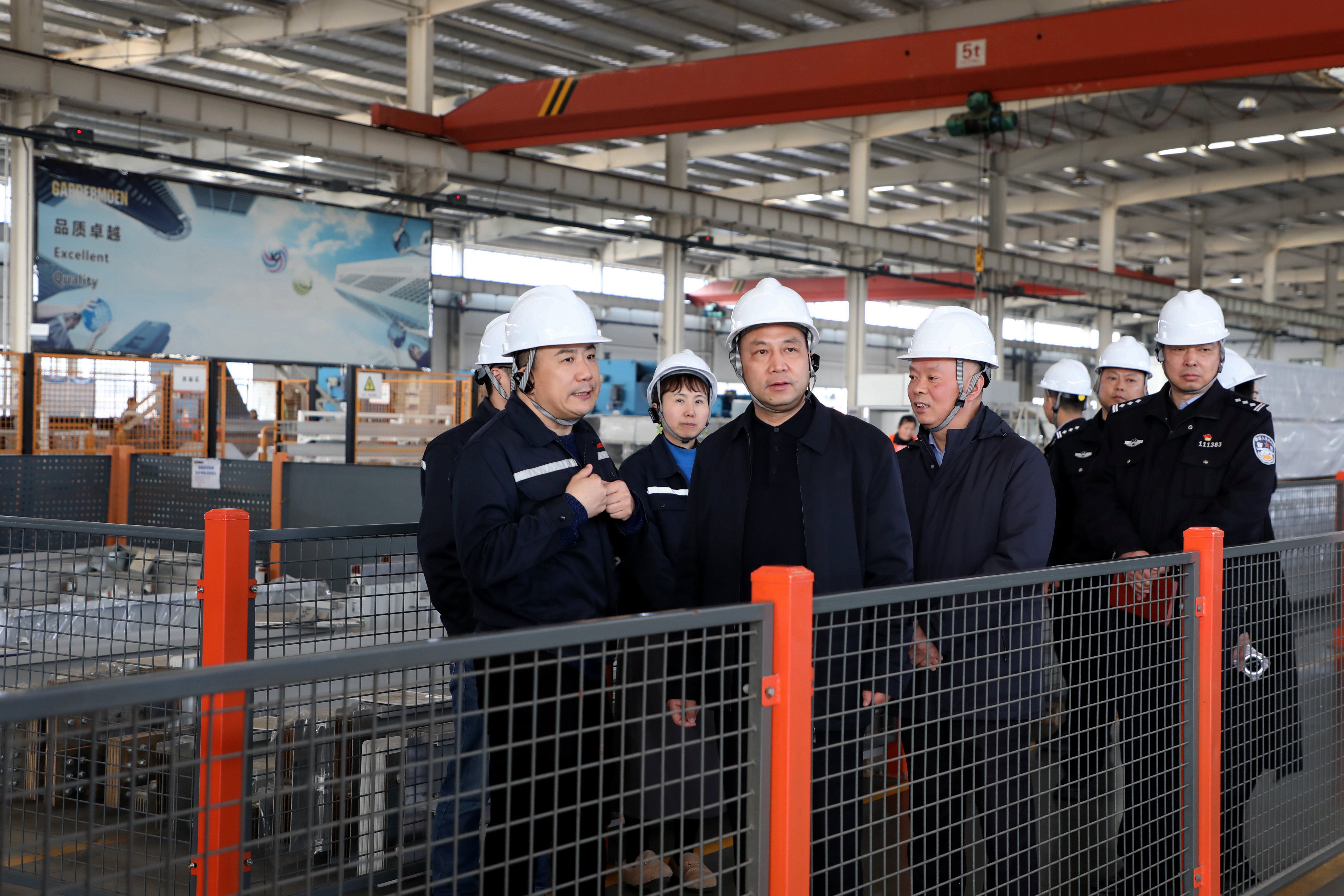镇江经开区公安分局与加勒电气共商民营企业发展护航举措(图1)