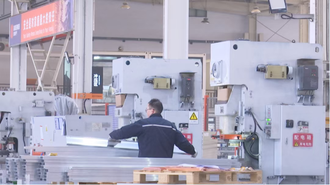 奋进“十五五” 冲刺“开门红” | 加勒电气：订单足生产忙 跑出发展“加”速度(图2)